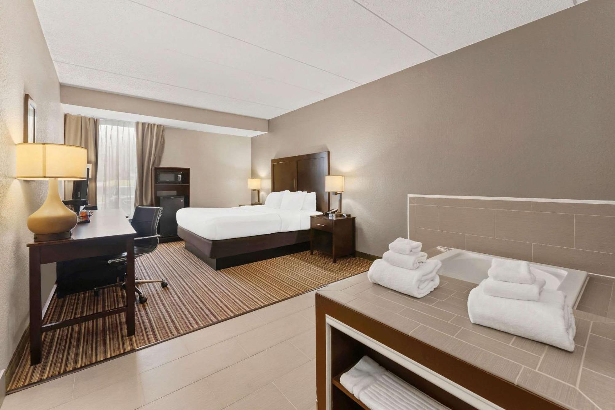 Comfort Inn Lehigh Valley West Fogelsville Esterno foto