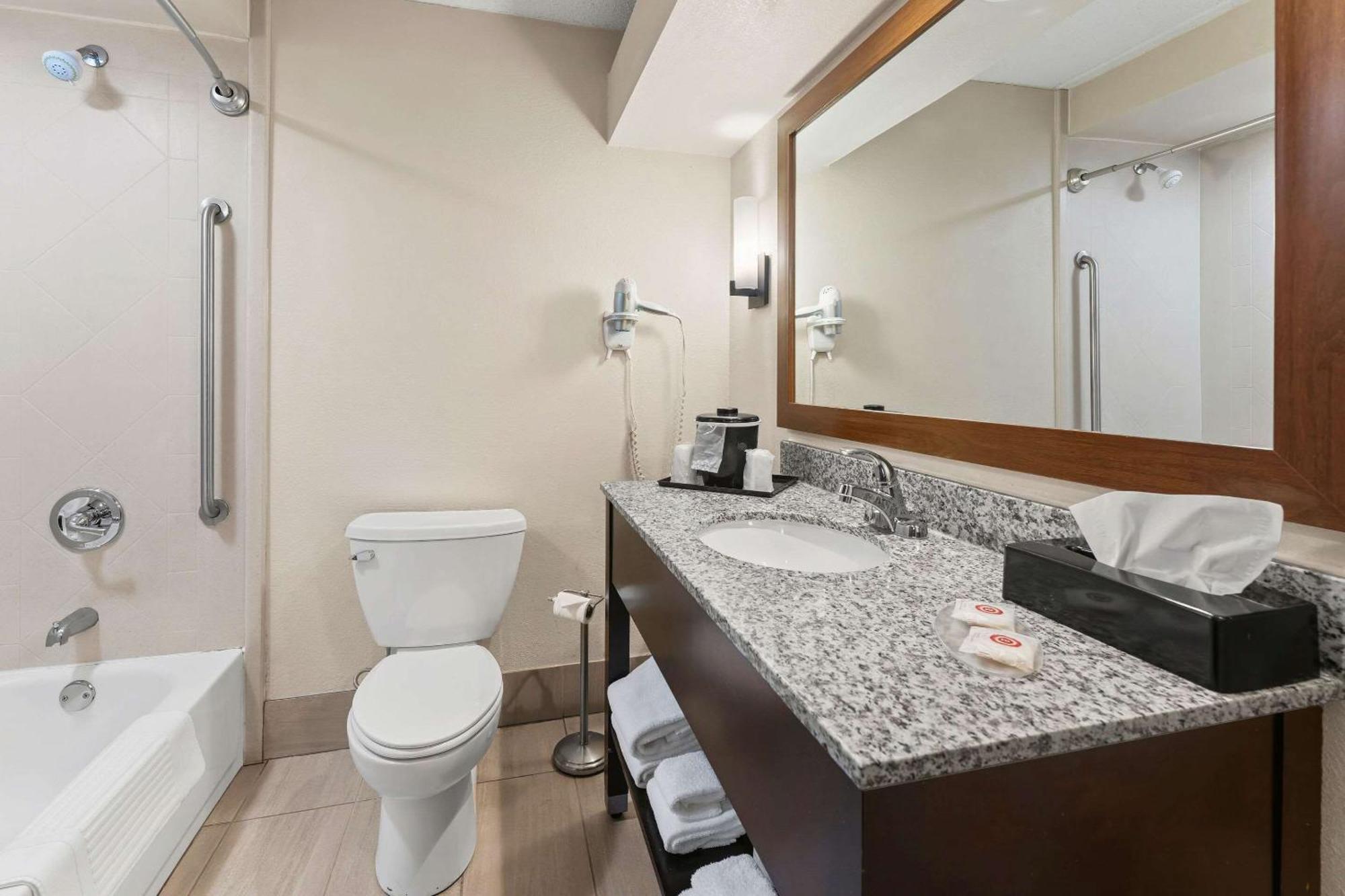 Comfort Inn Lehigh Valley West Fogelsville Esterno foto